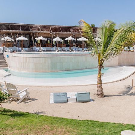 Le Pirate Gili Meno - Adults Only Hotell Exteriör bild