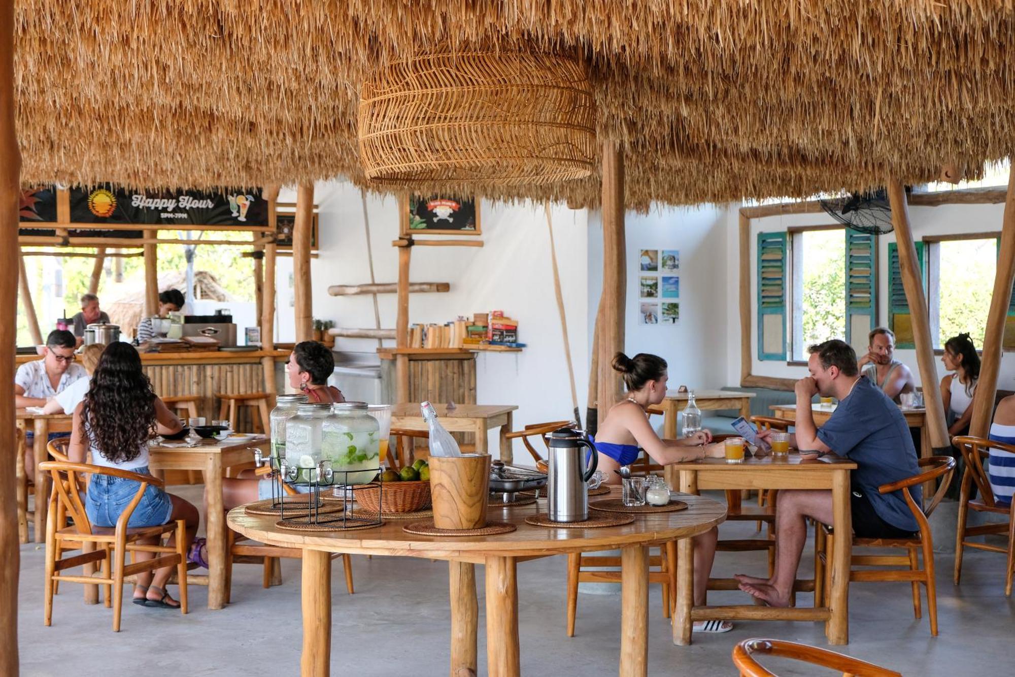 Le Pirate Gili Meno - Adults Only Hotell Exteriör bild
