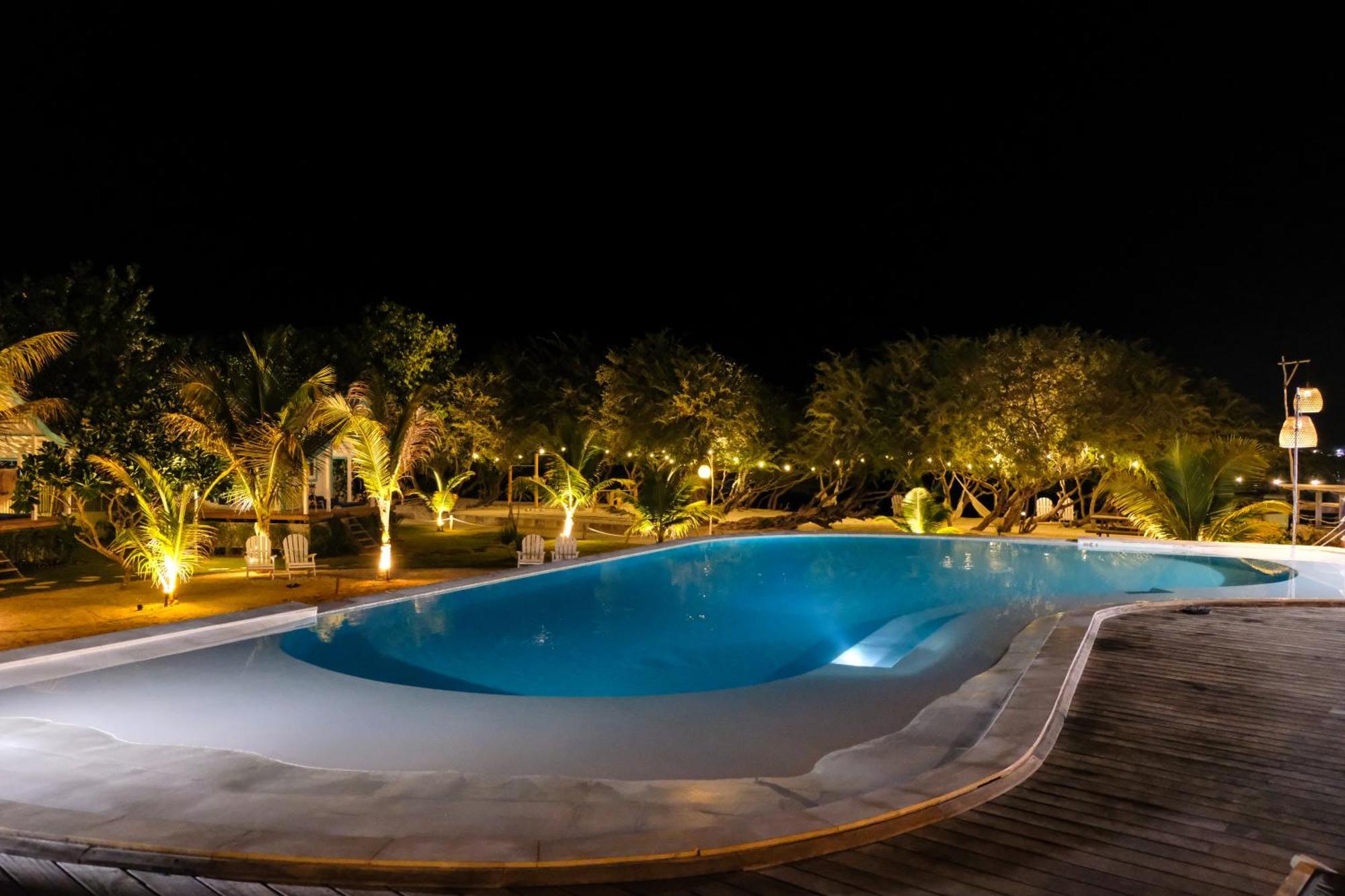 Le Pirate Gili Meno - Adults Only Hotell Exteriör bild