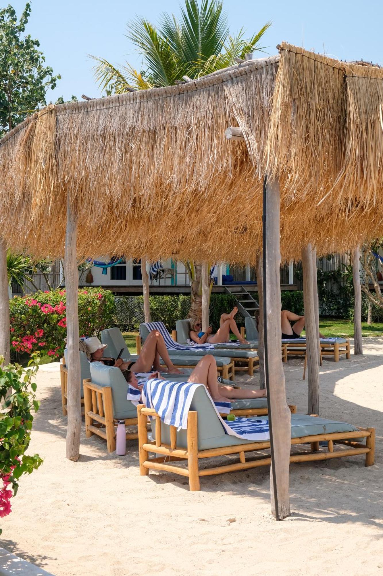 Le Pirate Gili Meno - Adults Only Hotell Exteriör bild