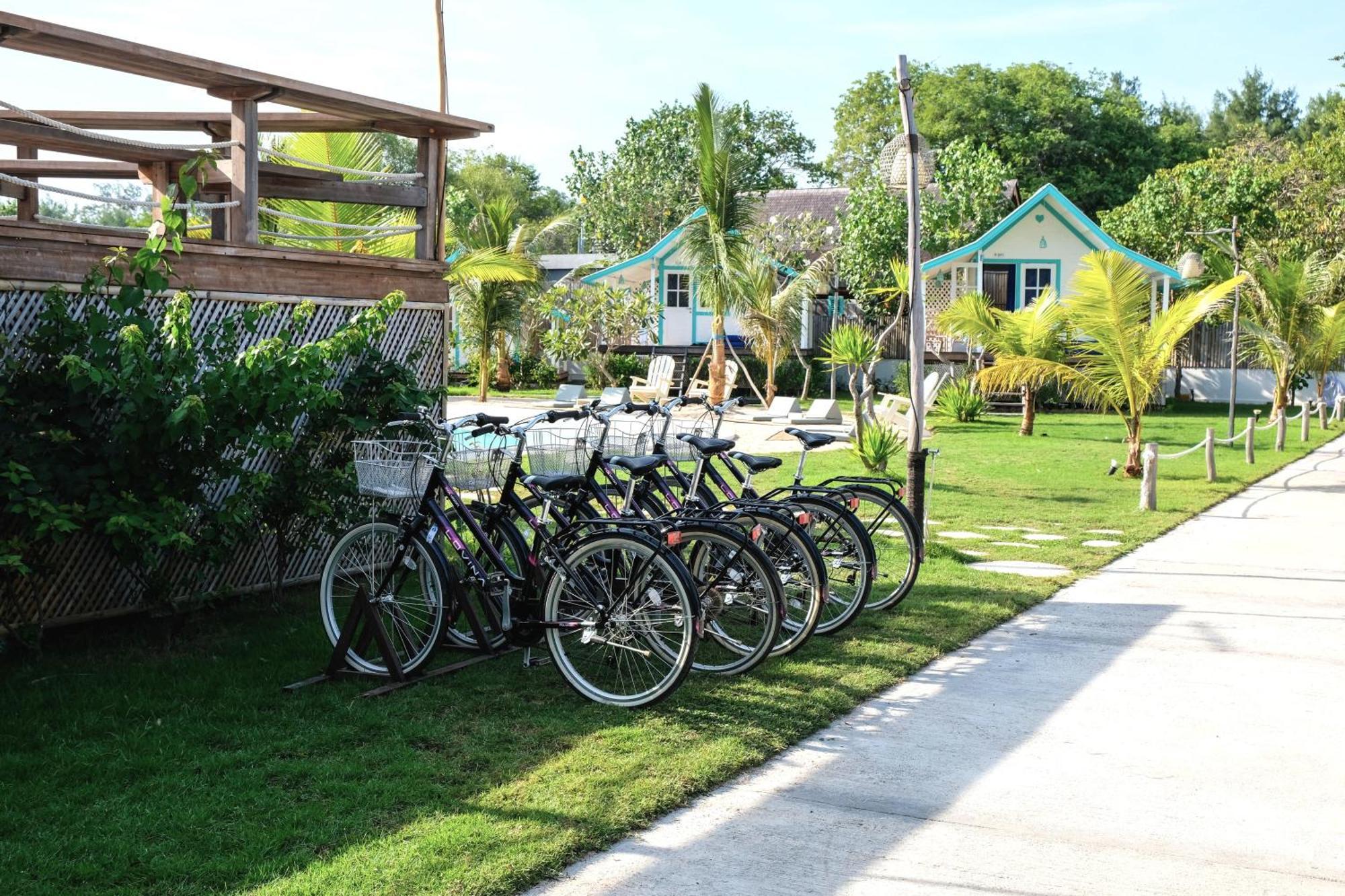 Le Pirate Gili Meno - Adults Only Hotell Exteriör bild